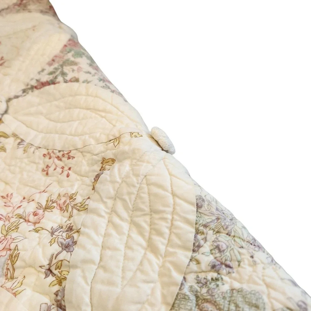 Vintage Floral Appliqué Quilt Scalloped Lace Edges Queen Size 3D Rosettes 1940 *